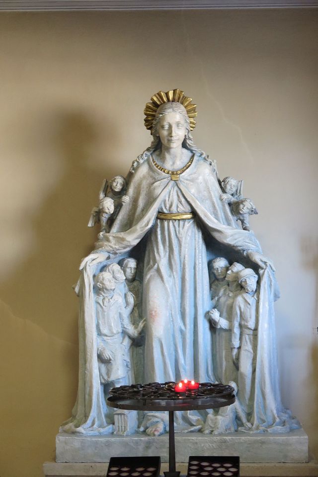 Schutzmantelmadonna 2
