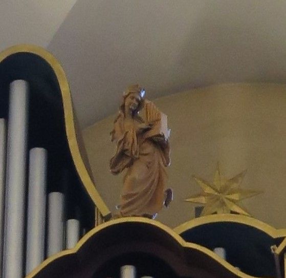 Statue Orgelempore